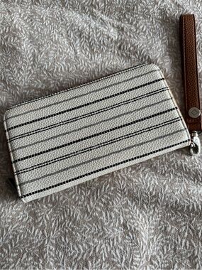 thirty-one Cream & Black Faux Leather Zip Wallet with Card Slots